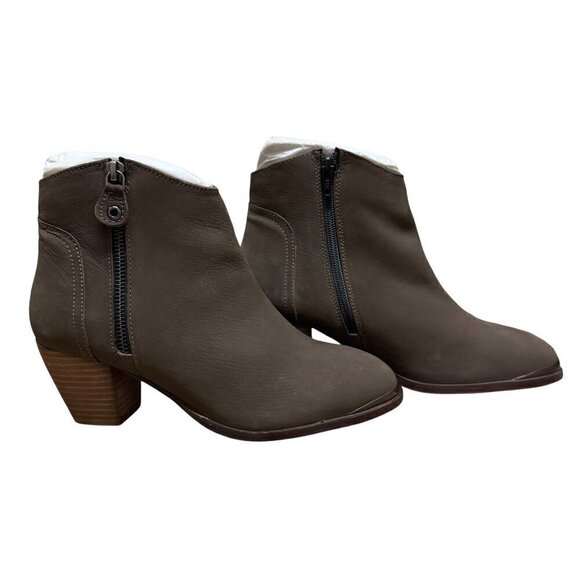 Diba Brown Leather Ankle Boots With Side Zipper & Stacked Heel NWOT - Picture 1 of 9